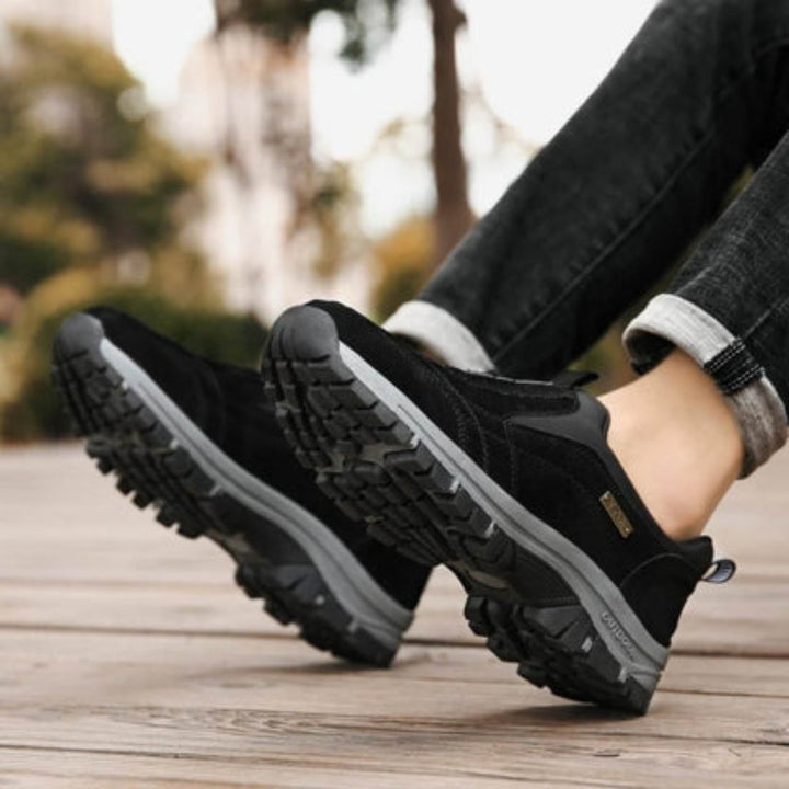 Durable Outdoor Safety Shoes with Reinforced Toe Caps