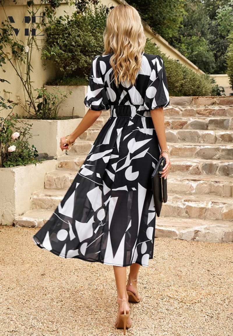 Roxanne | Chic Floral Midi Dress with Flair