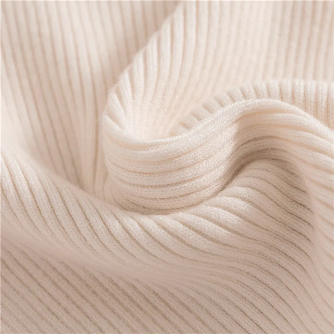 Faye | Winter-Ready Cashmere Turtleneck Sweater