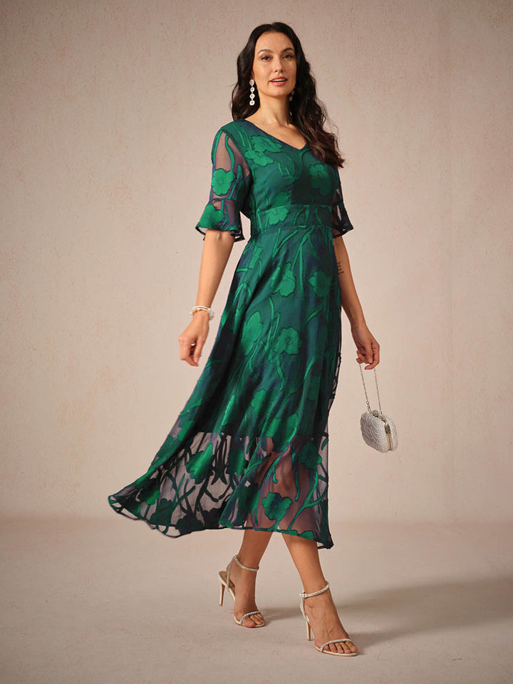 Kyla | Chic Midi Dress with Lace Accents