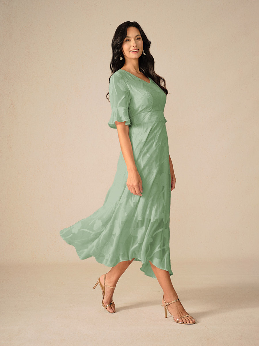 Kyla | Chic Midi Dress with Lace Accents