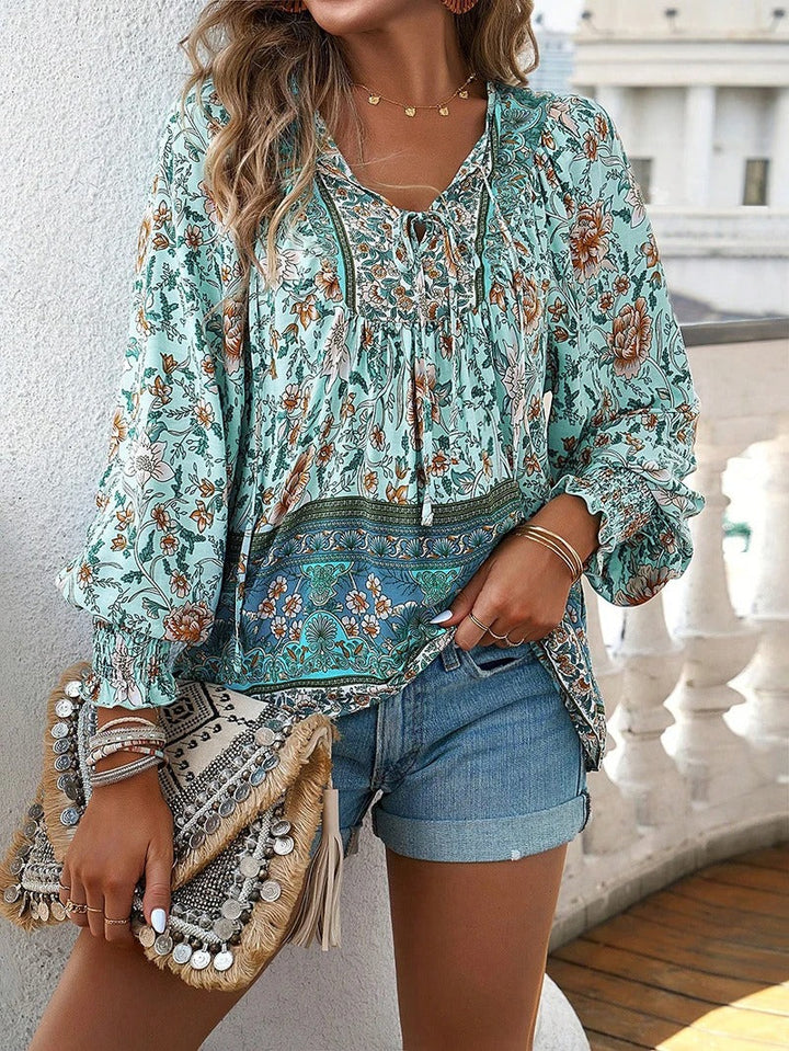 Linda | Chic Floral Top for Sunny Days