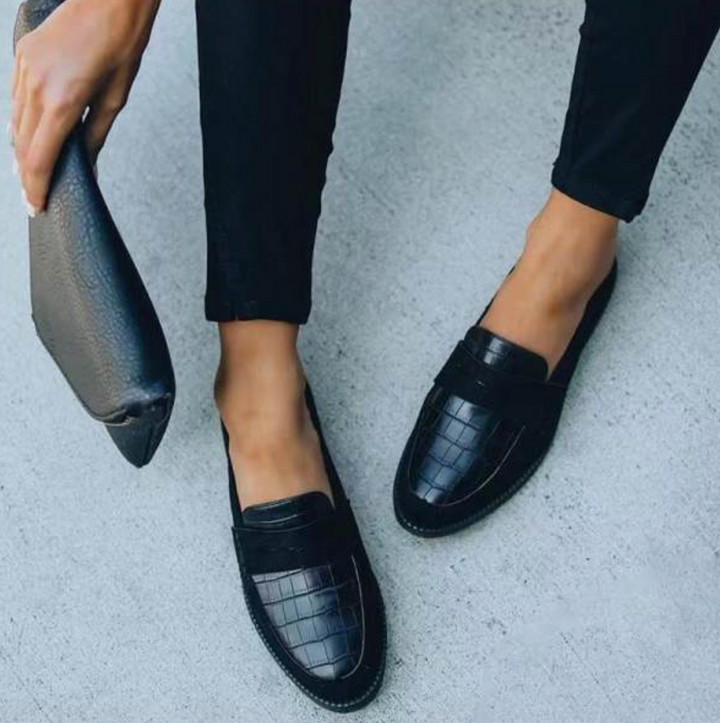 Women's Shoes with Elegant Design