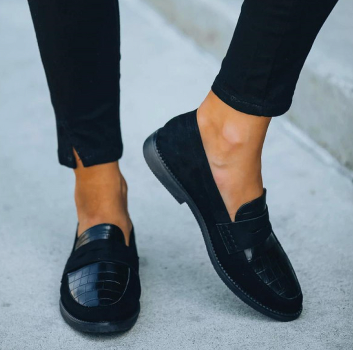 Women's Shoes with Elegant Design